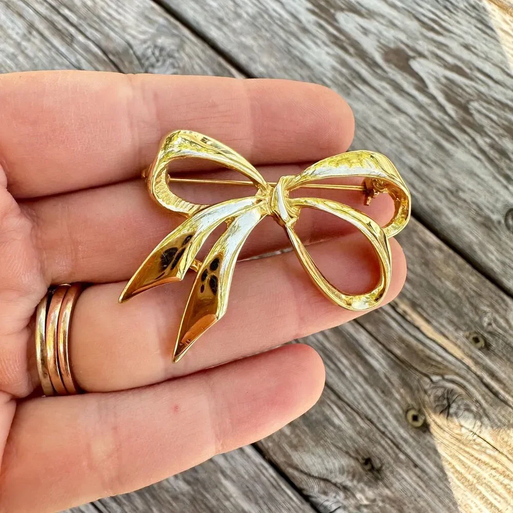 Vintage Jewelry Gold Tone Ribbon Bow brooch pin